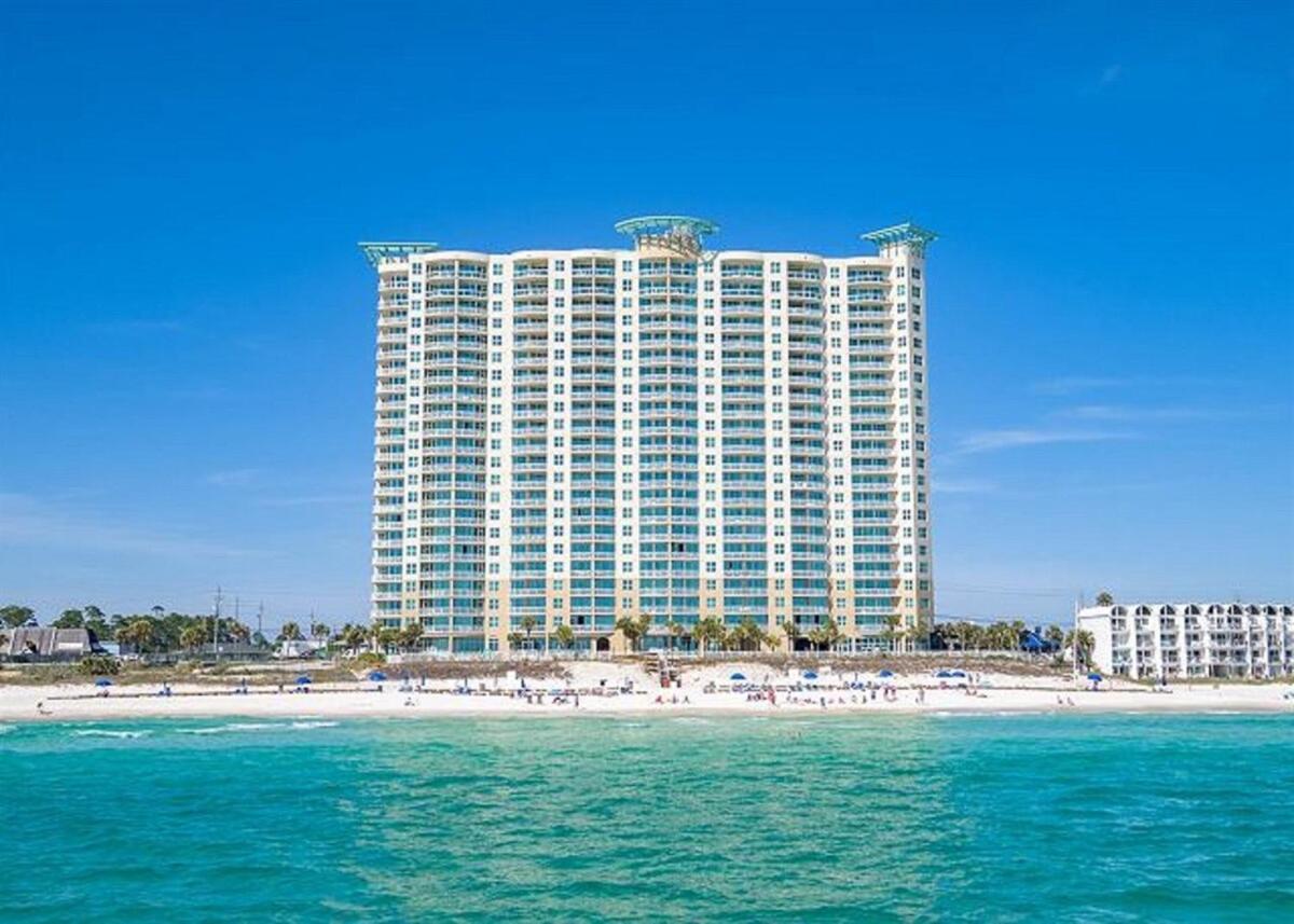 Aqua 408 Apartment